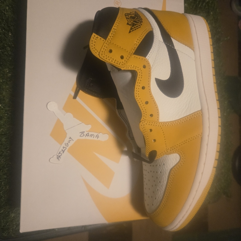 Jordan 1 High "Yellow Ochre"
